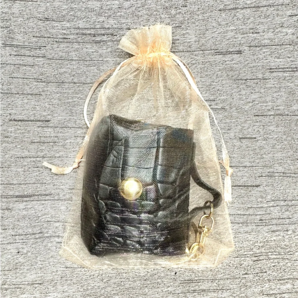 Purse Bag Charm / AirPod Holder - Black Croc-Embossed Keychain with Gold Accents - Picture 3 of 4